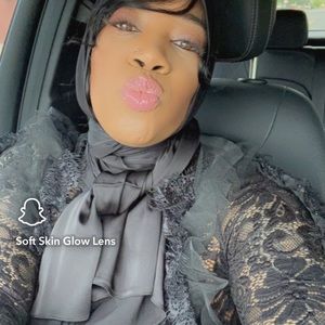 Meet your Posher, Tiara